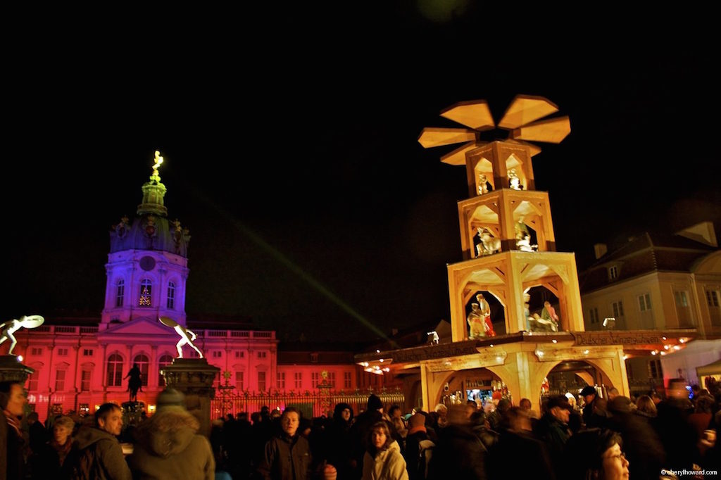 Weihnachtsmarkt Schloss Charlottenburg Lit Up