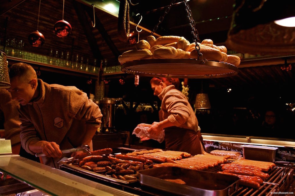 Weihnachtsmarkt Schloss Charlottenburg Sausage