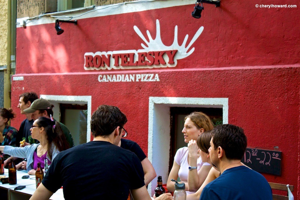 Célébrer la fête du Canada à Berlin chez Ron Telesky Canadian Pizza
