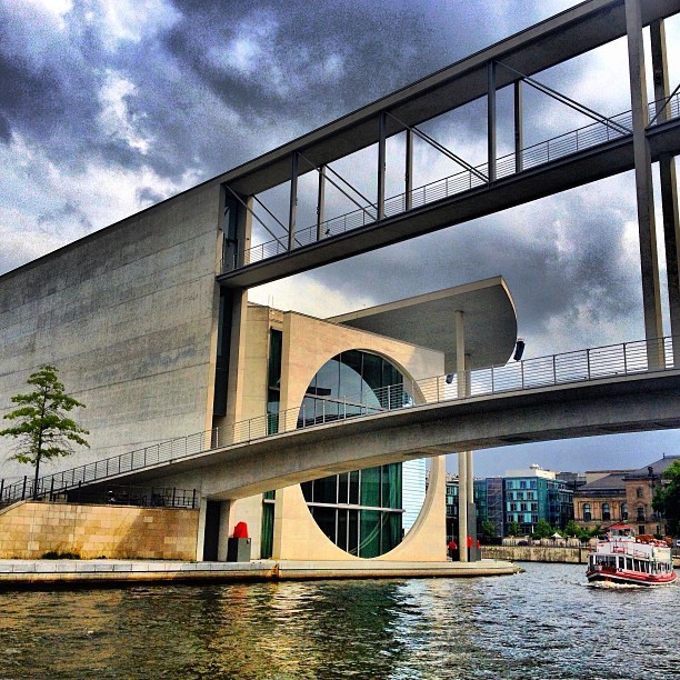 Berlin Boat Tour - Parliament