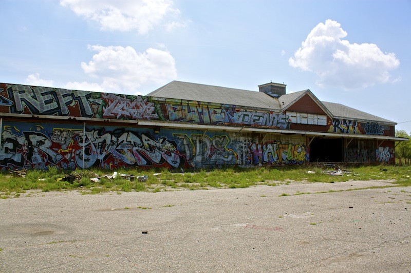 Packard Automotive Plant - Building With Graffiti