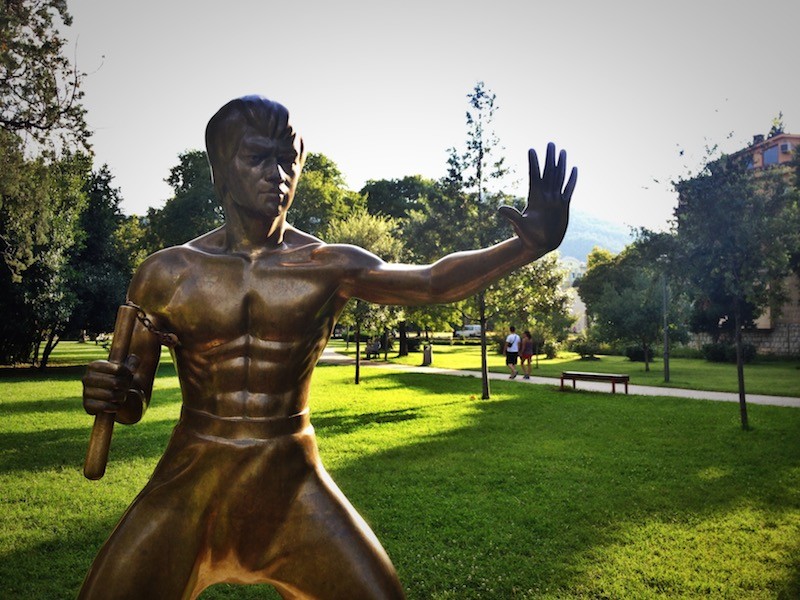 The Bruce Lee Statue In Mostar Pays Tribute To A Legend