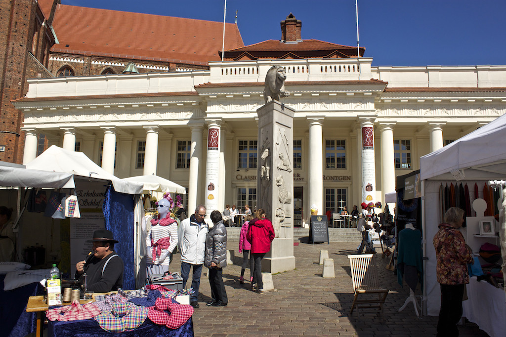 Schwerin Photos - Lion Monument Market Square