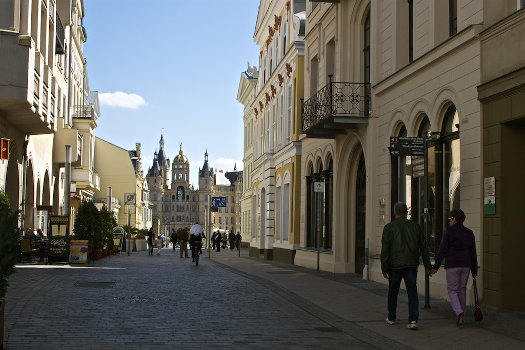 Schwerin Photos - Walking to Schwerin Palace