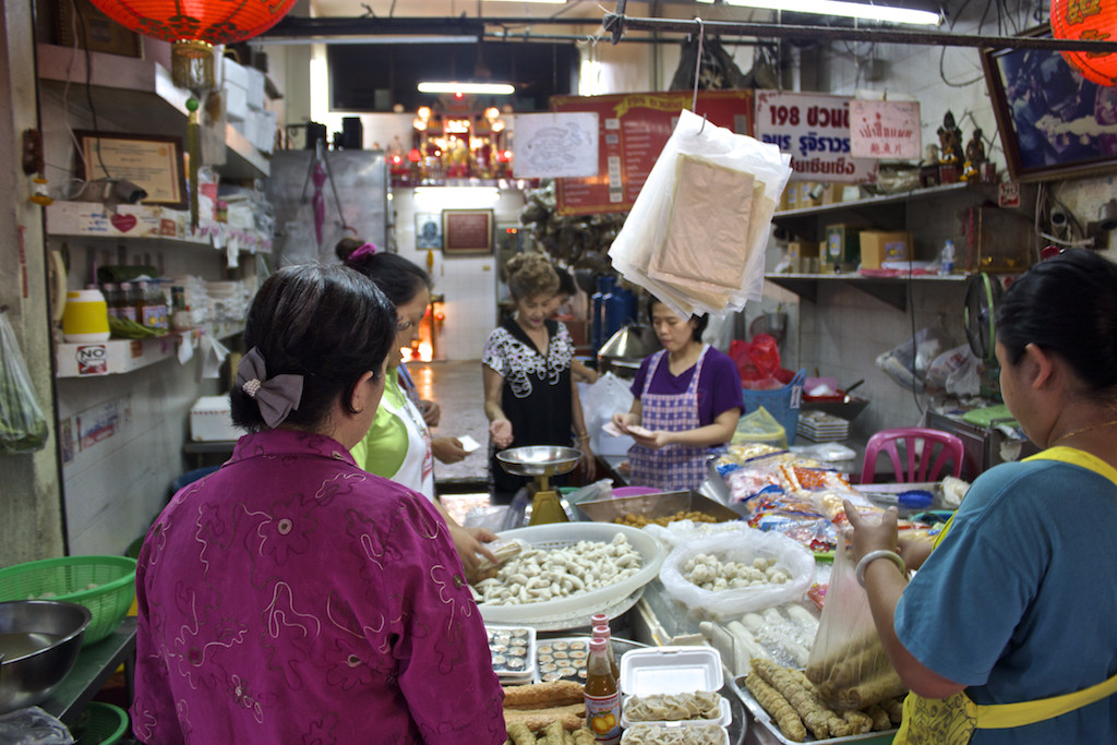 Bangkok Chinatown - Ladies Chatting